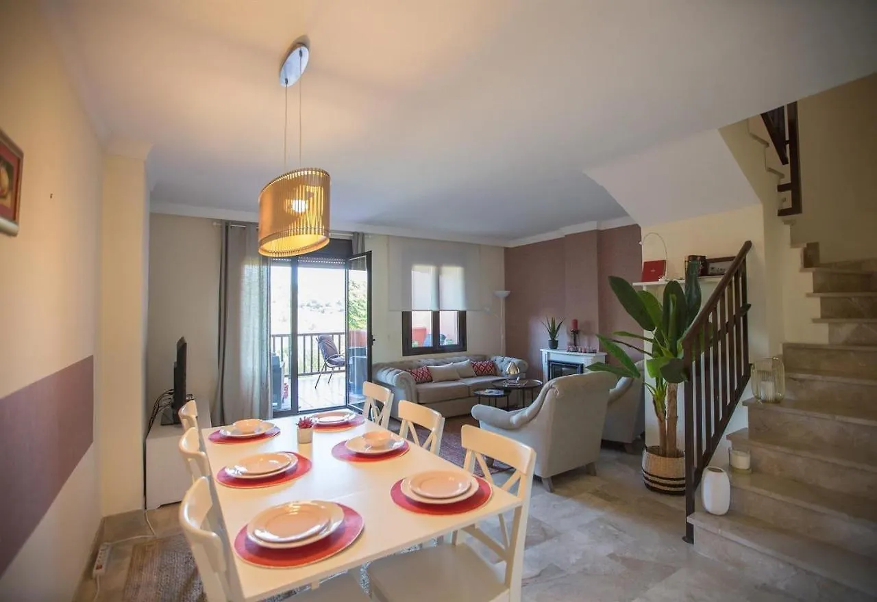 Gorgeous Townhouse With Seaview Apartment Estepona